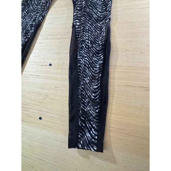 Nike women's size Medium Dri-fit leggings with drawstring and small pocket in th - Picture 9 of 14